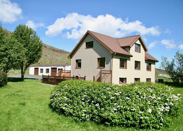 Cora\'S House & Horses
