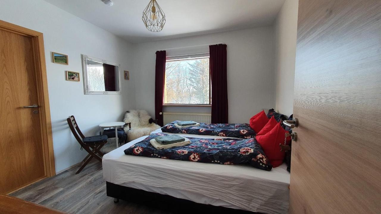 Cora's House & Horses Farm stay *