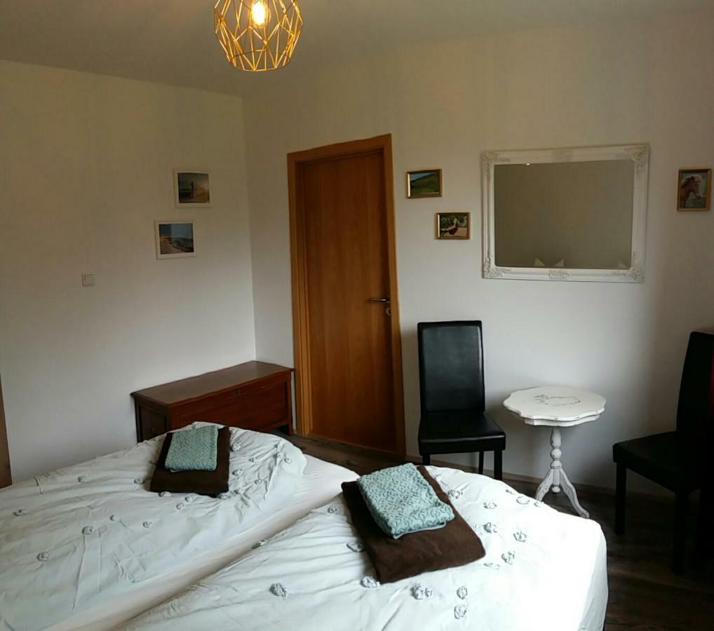 Cora's House & Horses Farm stay *